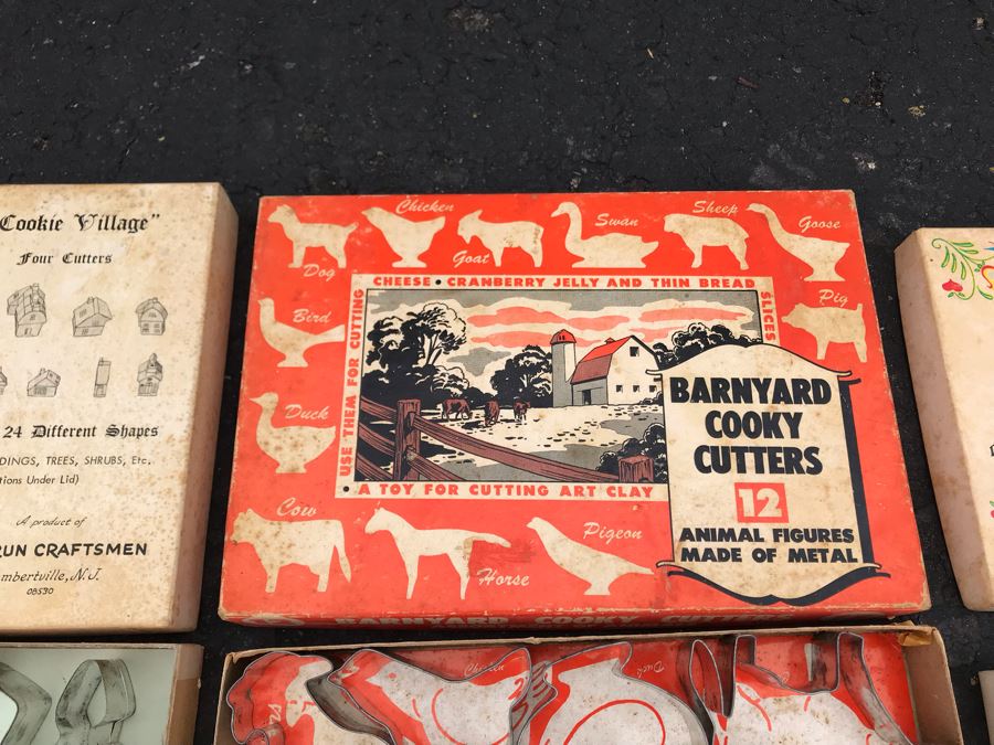 JUST ADDED - Collection Of Vintage Cookie Cutters [Photo 4]