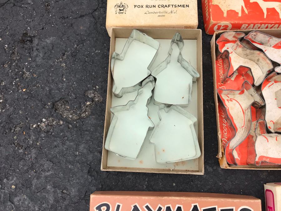 JUST ADDED - Collection Of Vintage Cookie Cutters [Photo 6]