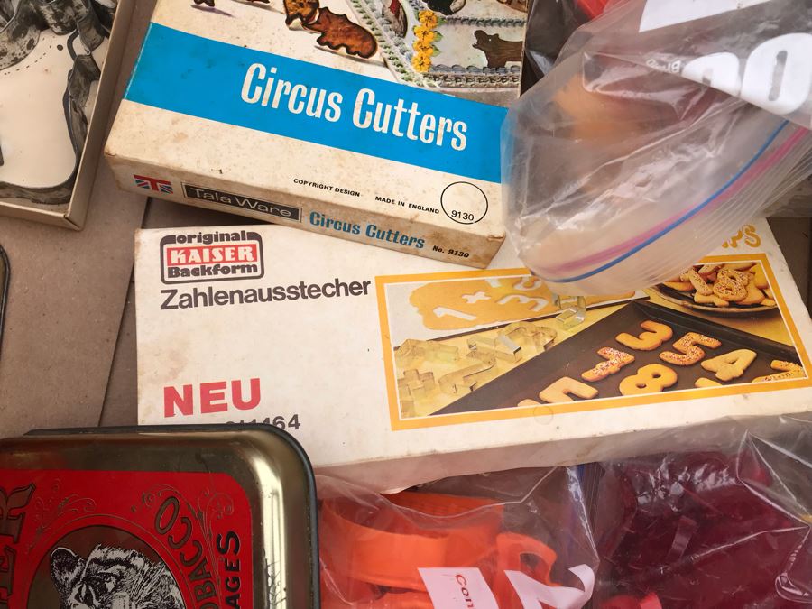 JUST ADDED - Various Cookie Cutters And Molds [Photo 4]