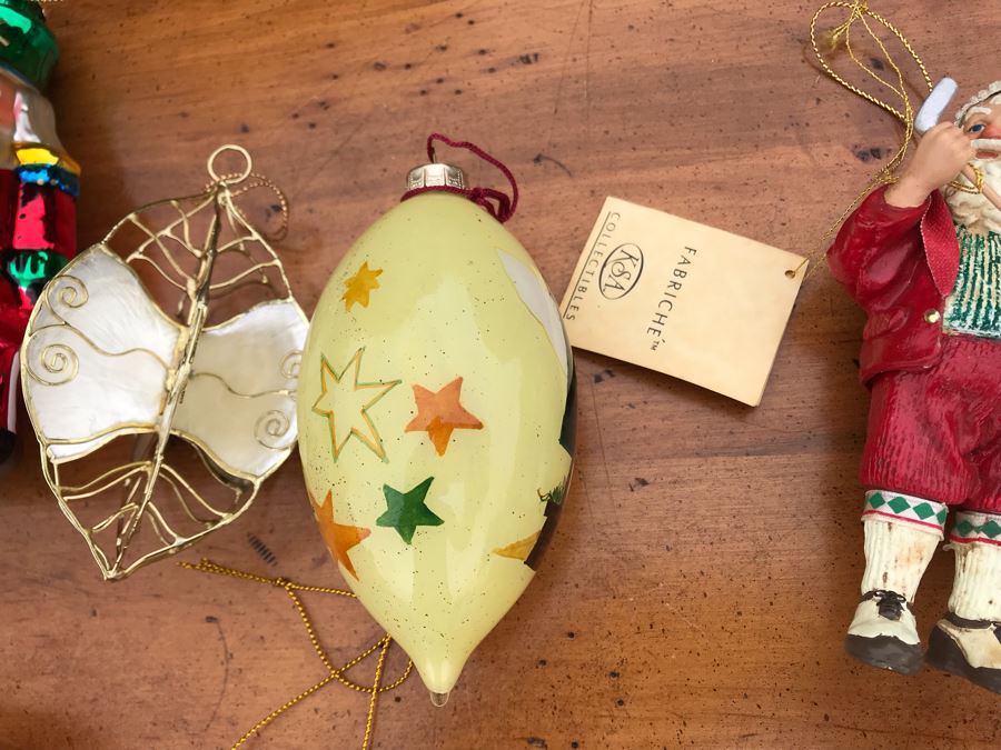 JUST ADDED - Plastic Bin Full Of Christmas Ornaments Mostly Glass Ornaments Including (4) Italian Soffieria De Carlini [Photo 12]