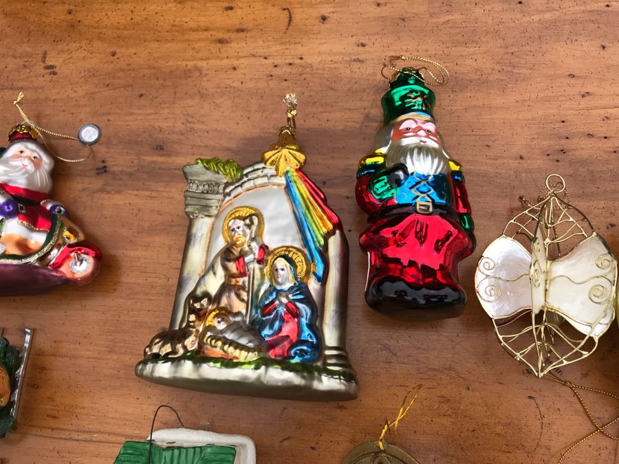JUST ADDED - Plastic Bin Full Of Christmas Ornaments Mostly Glass Ornaments Including (4) Italian Soffieria De Carlini [Photo 13]