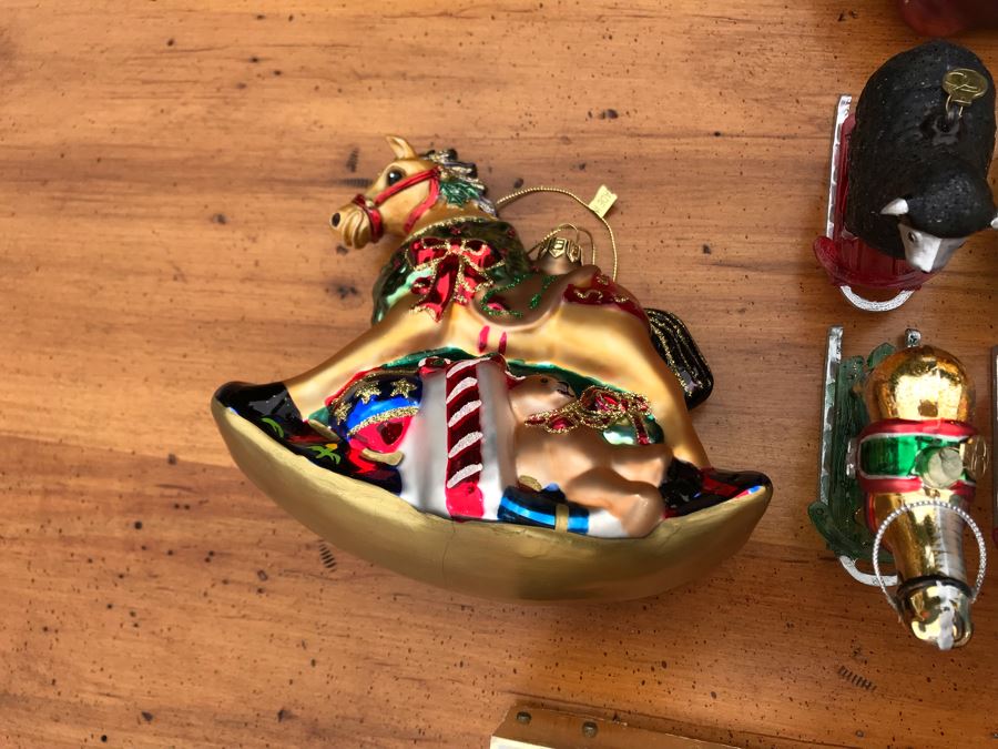 JUST ADDED - Plastic Bin Full Of Christmas Ornaments Mostly Glass Ornaments Including (4) Italian Soffieria De Carlini [Photo 15]