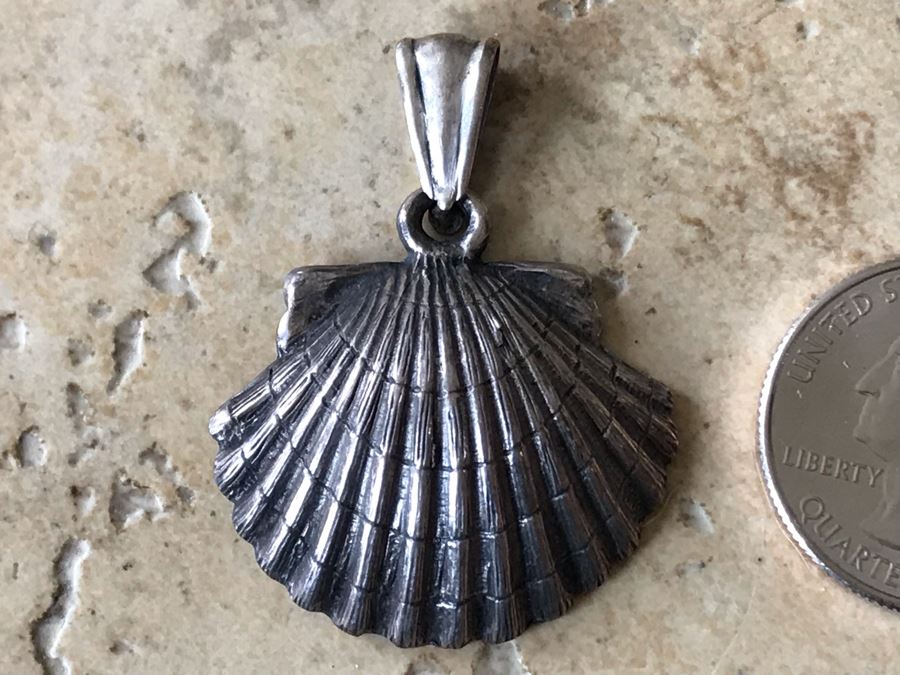 JUST ADDED - Sterling Silver Shell Pendant With Cross On Backside 8.7g [Photo 2]