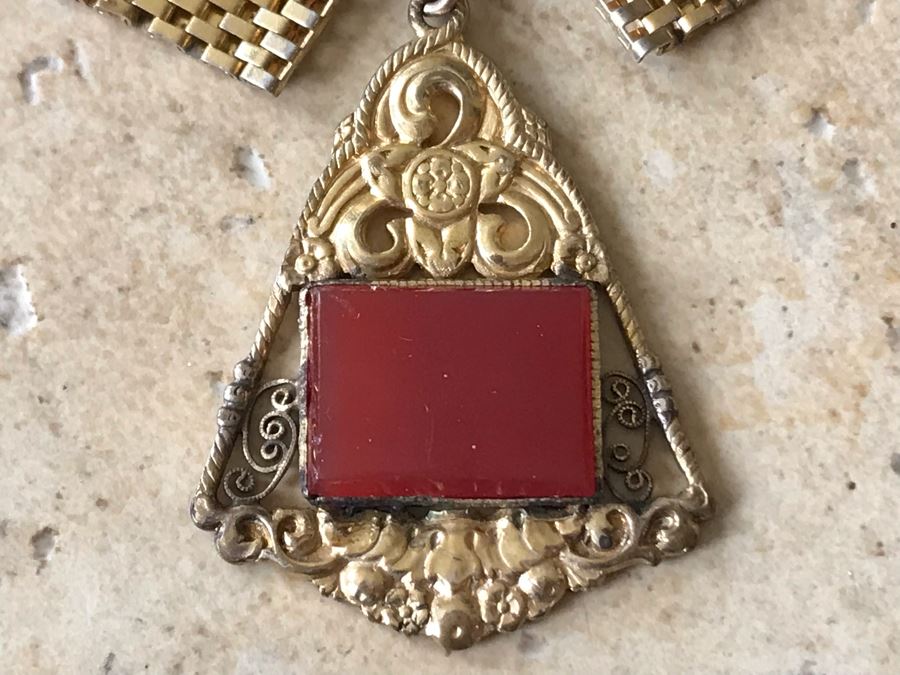 JUST ADDED - Gold Tone Necklace With Pendant [Photo 4]