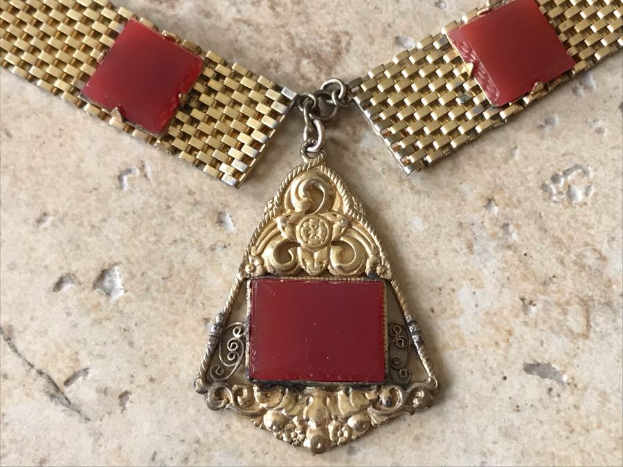 JUST ADDED - Gold Tone Necklace With Pendant [Photo 3]