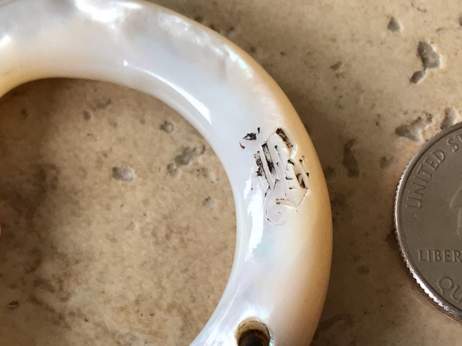 JUST ADDED - Vintage Carved Mother Of Pearl Quarter Crescent Moon Pendant [Photo 4]