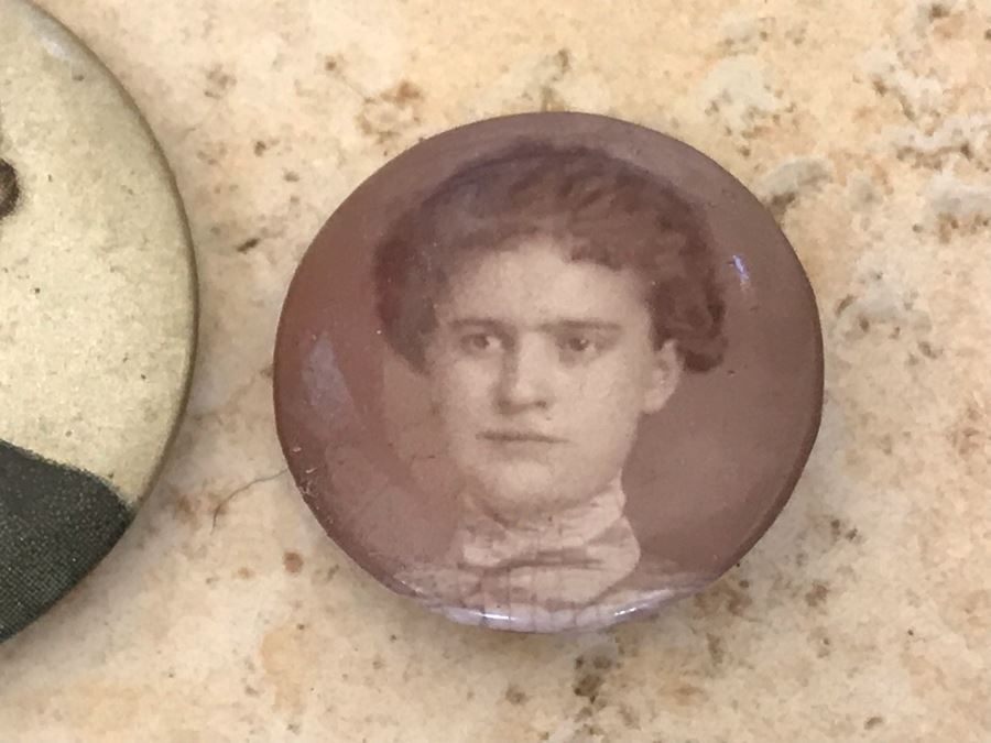 Pair Of Old Buttons [Photo 3]