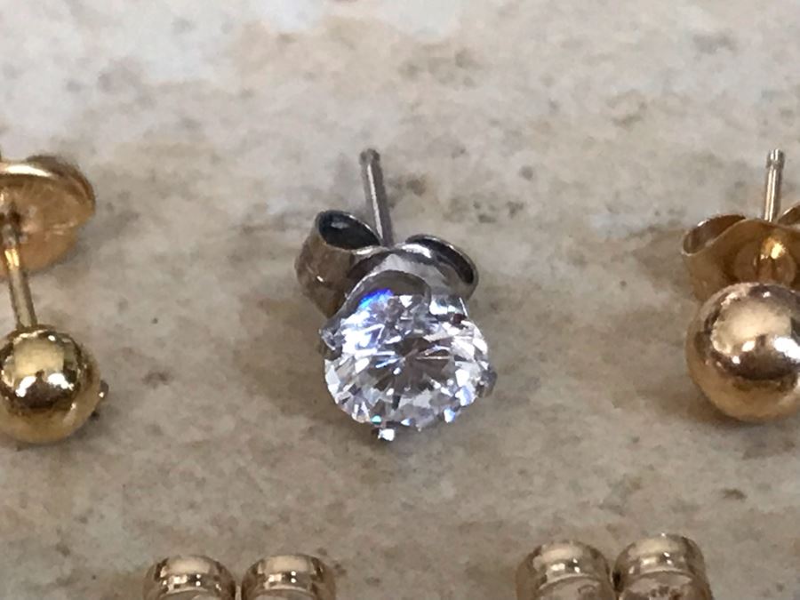 (3) 14K Gold Single Studs Earrings And (7) 14K Gold Earring Backings 2.2g [Photo 4]