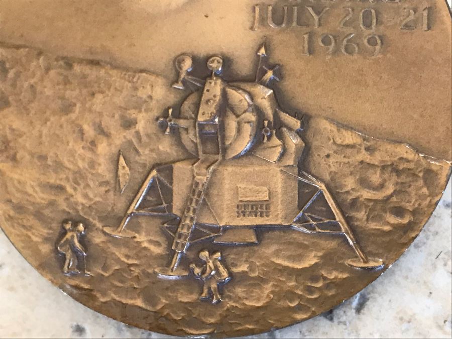 Vintage Bronze Medallion Of Apollo 11 Man's First Lunar Landing July 20-21 1969 Armstrong Collins Aldrin NASA 2.5'Dia [Photo 9]