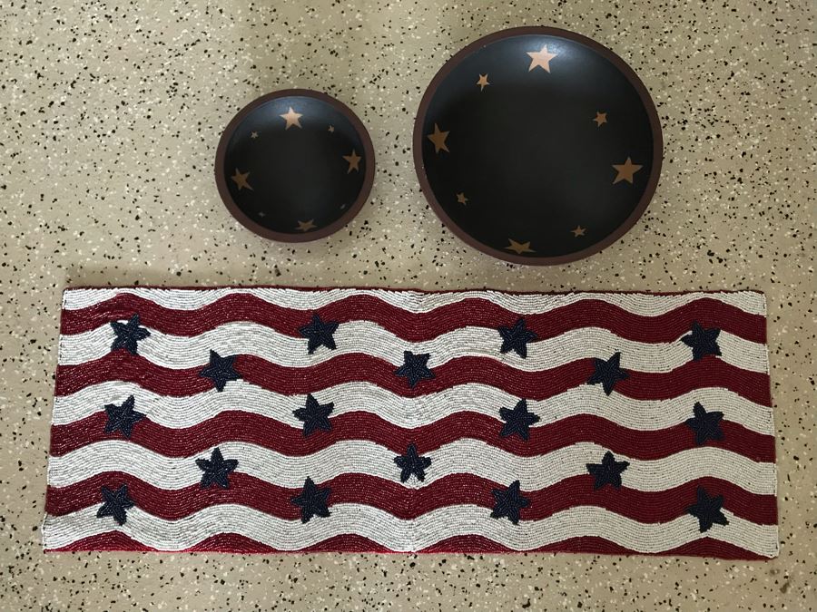LAST MINUTE ADD - 4th Of July Lot - American Flag Beaded Runner 13 X 36 And (2) Bowls With Star Decorations [Photo 2]
