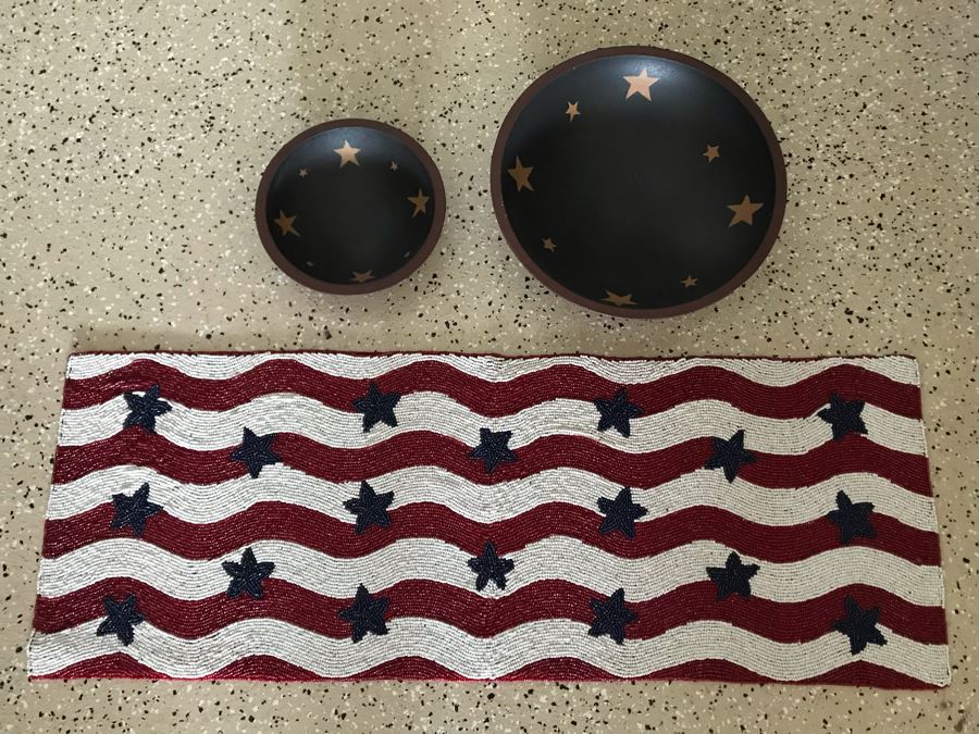LAST MINUTE ADD - 4th Of July Lot - American Flag Beaded Runner 13 X 36 And (2) Bowls With Star Decorations [Photo 1]