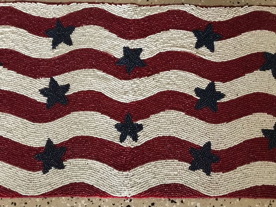 LAST MINUTE ADD - 4th Of July Lot - American Flag Beaded Runner 13 X 36 And (2) Bowls With Star Decorations [Photo 3]