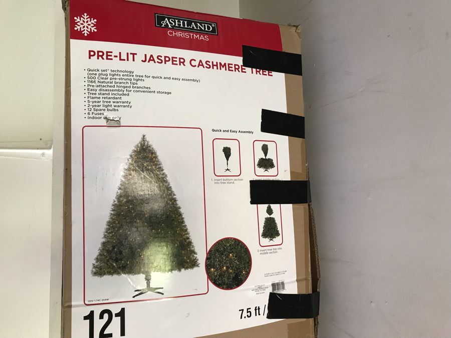 LAST MINUTE ADD - Pre-Lit Jasper Cashmer Tree 7.5ft [Photo 2]