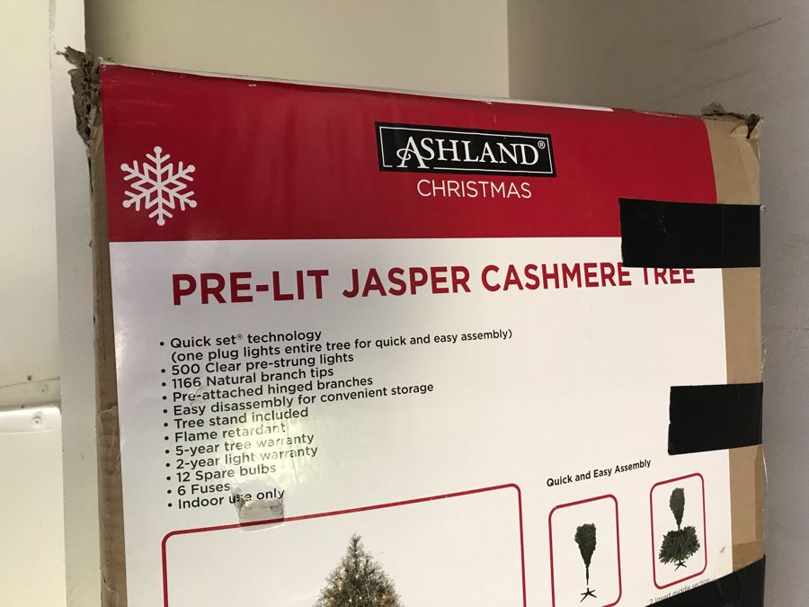 LAST MINUTE ADD - Pre-Lit Jasper Cashmer Tree 7.5ft [Photo 3]