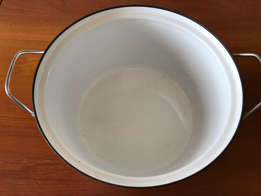 LAST MINUTE ADD - Metal Enamel Pot With Lid And Handle [Photo 4]