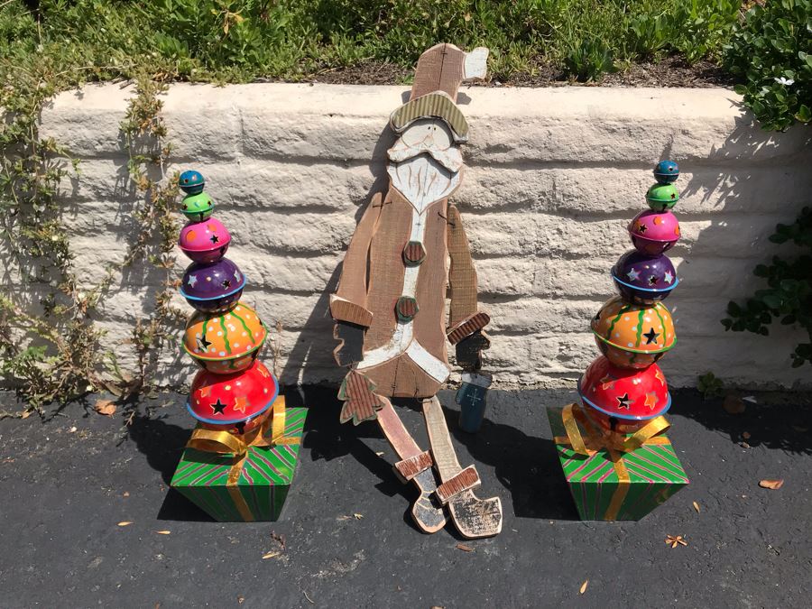 LAST MINUTE ADD - Pair Of Metal Christmas Tree Decorations And Wooden Santa Claus Wall Hanging [Photo 4]