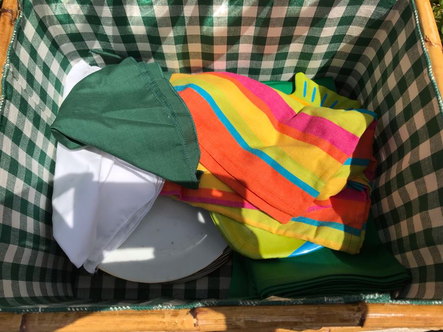 LAST MINUTE ADD - Ascot Basketworks Deluxe Picnic Basket [Photo 5]