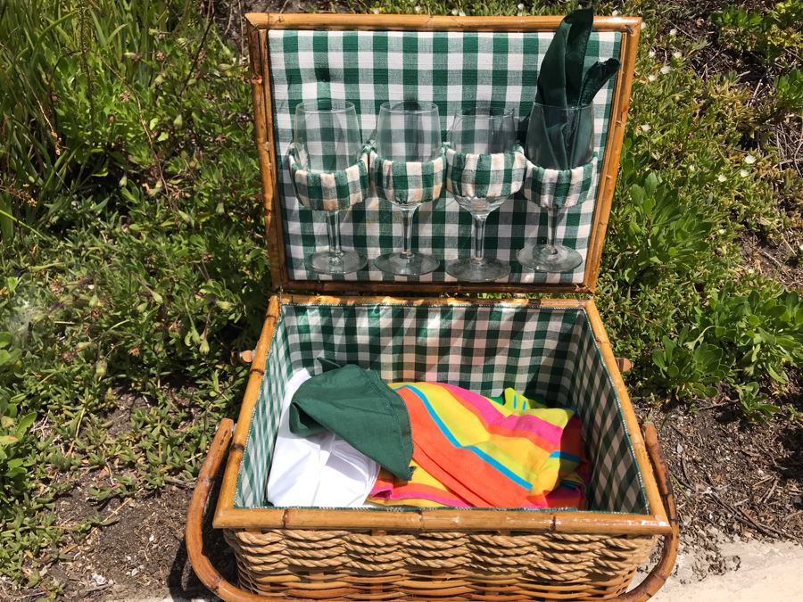 LAST MINUTE ADD - Ascot Basketworks Deluxe Picnic Basket [Photo 1]