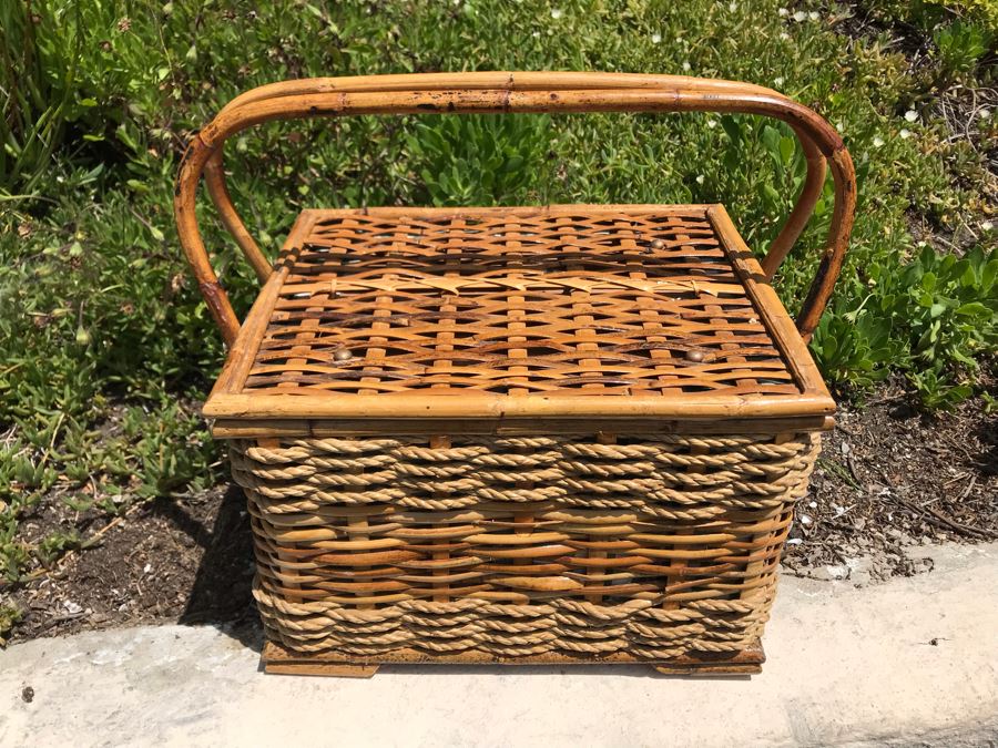 LAST MINUTE ADD - Ascot Basketworks Deluxe Picnic Basket [Photo 3]