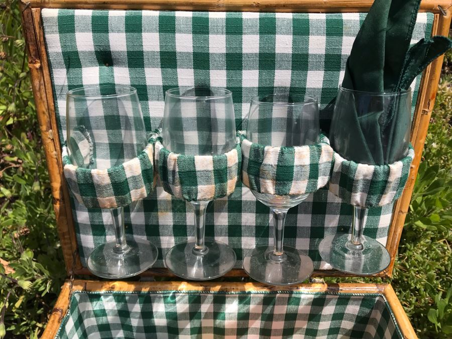 LAST MINUTE ADD - Ascot Basketworks Deluxe Picnic Basket [Photo 4]