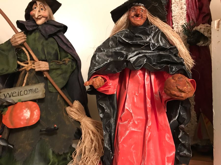 LAST MINUTE ADD - Collection Of Santa Claus And Witch Decorative Holiday Figurines [Photo 6]