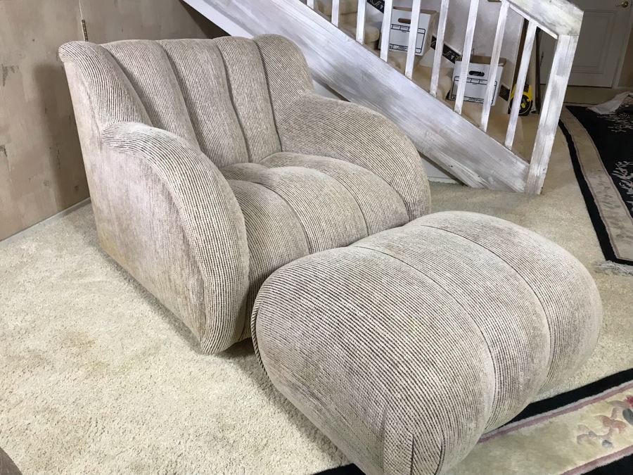 Upholstered Armchair With Ottoman [Photo 3]