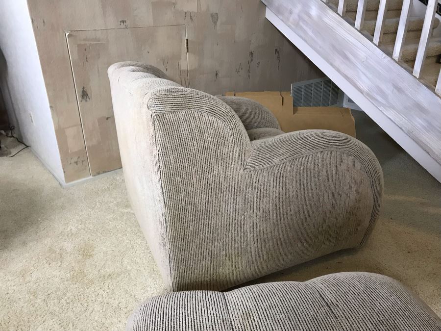 Upholstered Armchair With Ottoman [Photo 7]