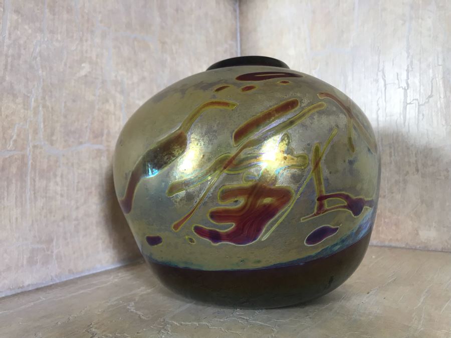 Signed Studio Iridescent Art Glass Vase By Bruce Stowell 8W X 7H [Photo 4]