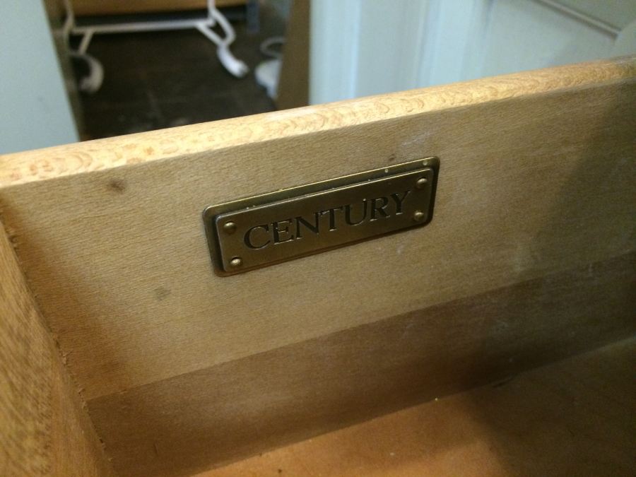 White Century China Cabinet [Photo 5]