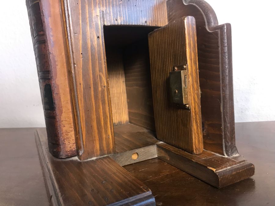 Faux Law Library Books Bookends Hidden Safe (No Key) - See Photos 16W X 8D X 10H [Photo 3]