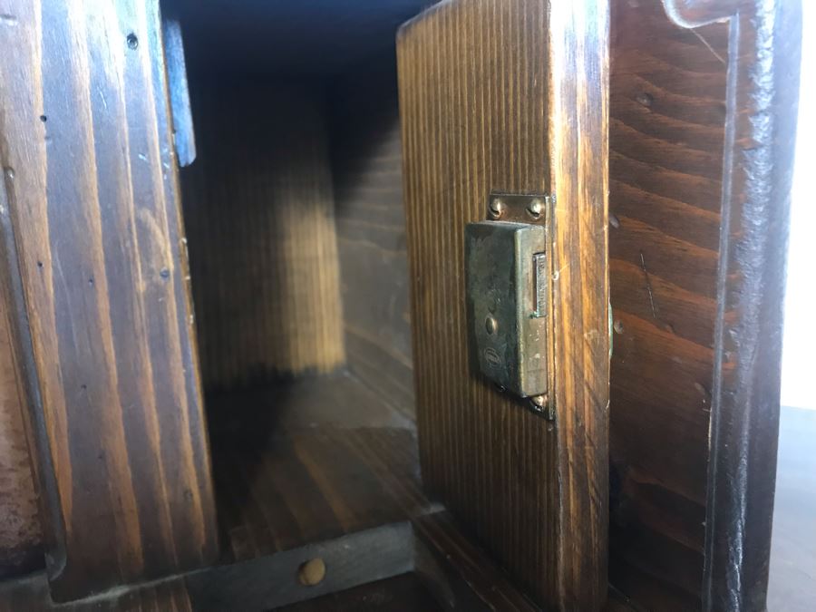 Faux Law Library Books Bookends Hidden Safe (No Key) - See Photos 16W X 8D X 10H [Photo 9]