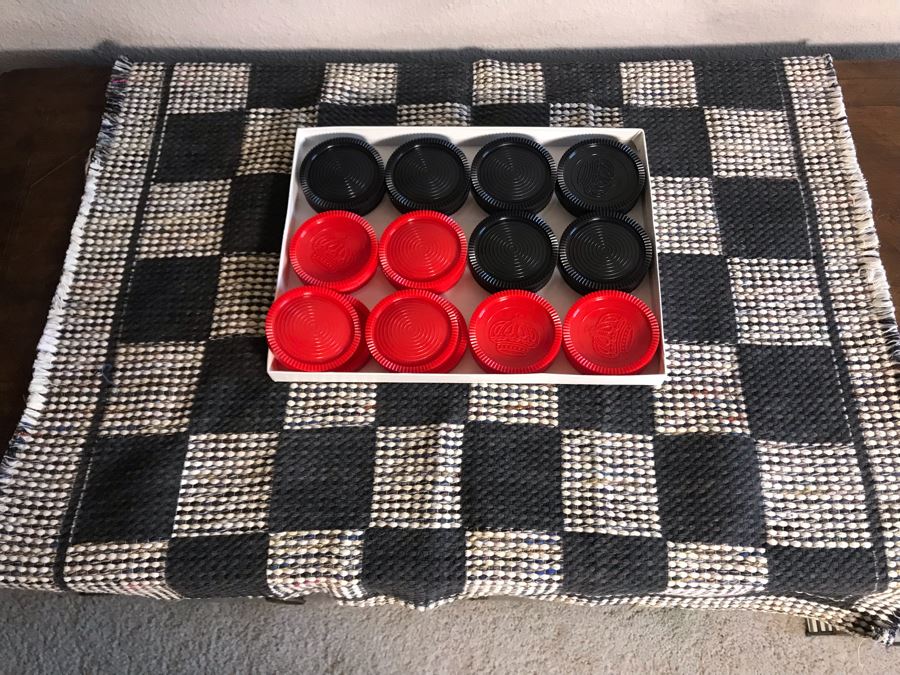 Large Format Checkers With Cloth Checkerboard [Photo 3]