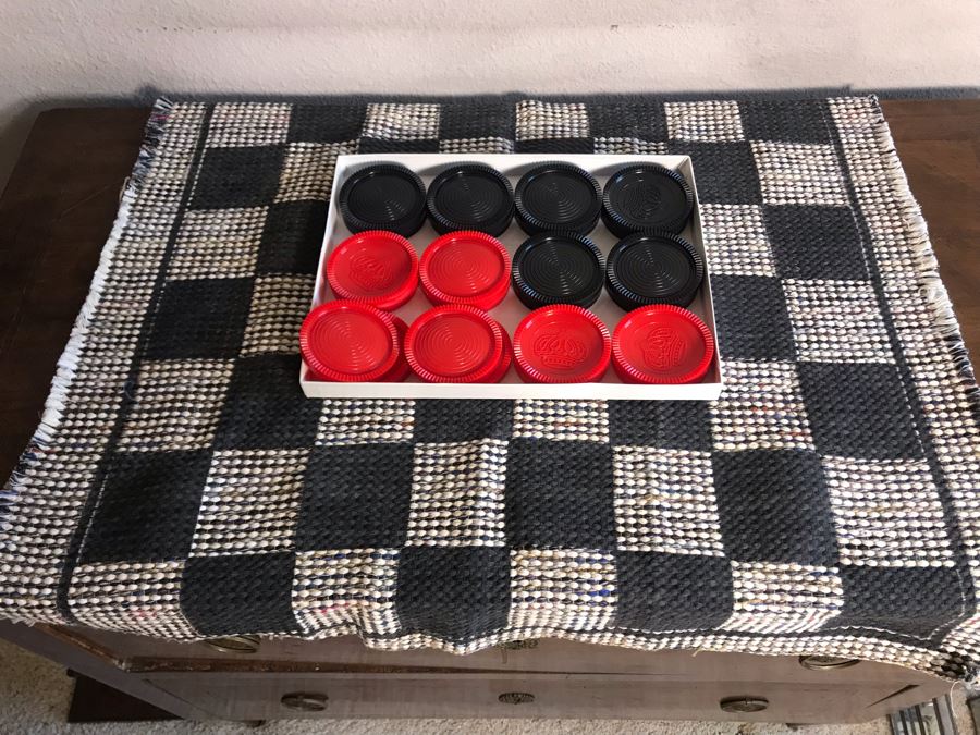 Large Format Checkers With Cloth Checkerboard [Photo 2]