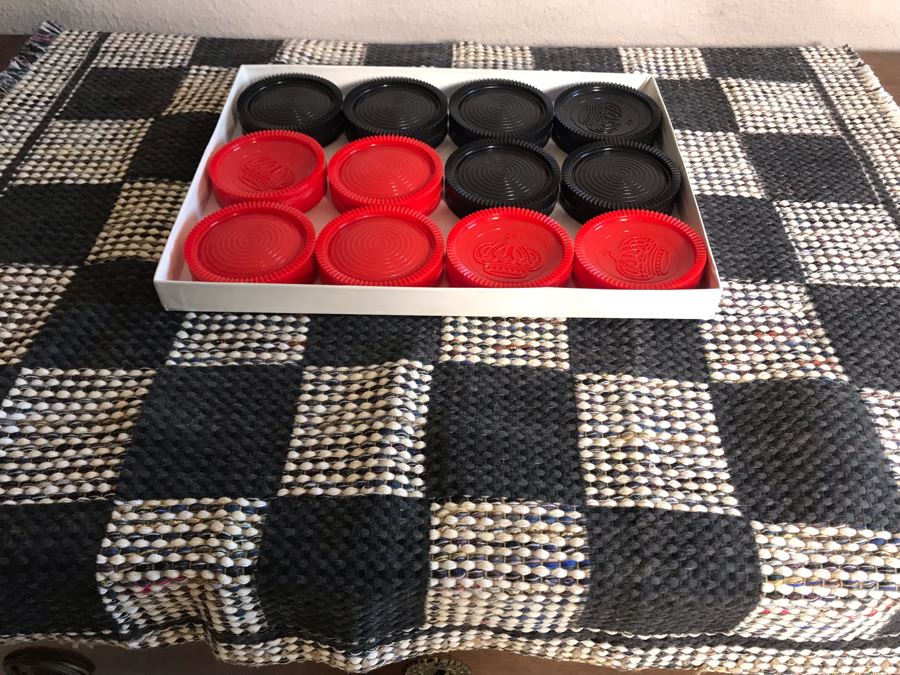 Large Format Checkers With Cloth Checkerboard [Photo 4]