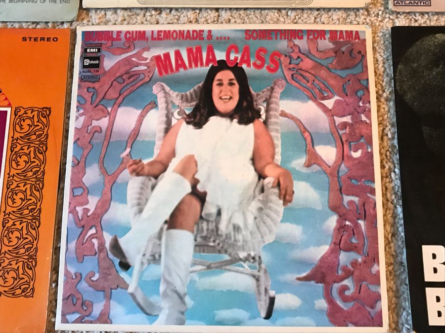 Vinyl Record Collection Including James Brown, Aretha Franklin, Bob Dylan, Mama Cass - (12) Records [Photo 11]