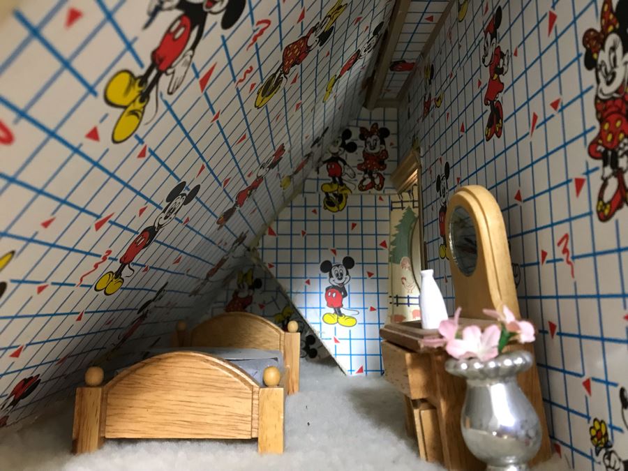 Large Victorian Doll House Furnished 23W X 18D X 36H - See Photos [Photo 6]