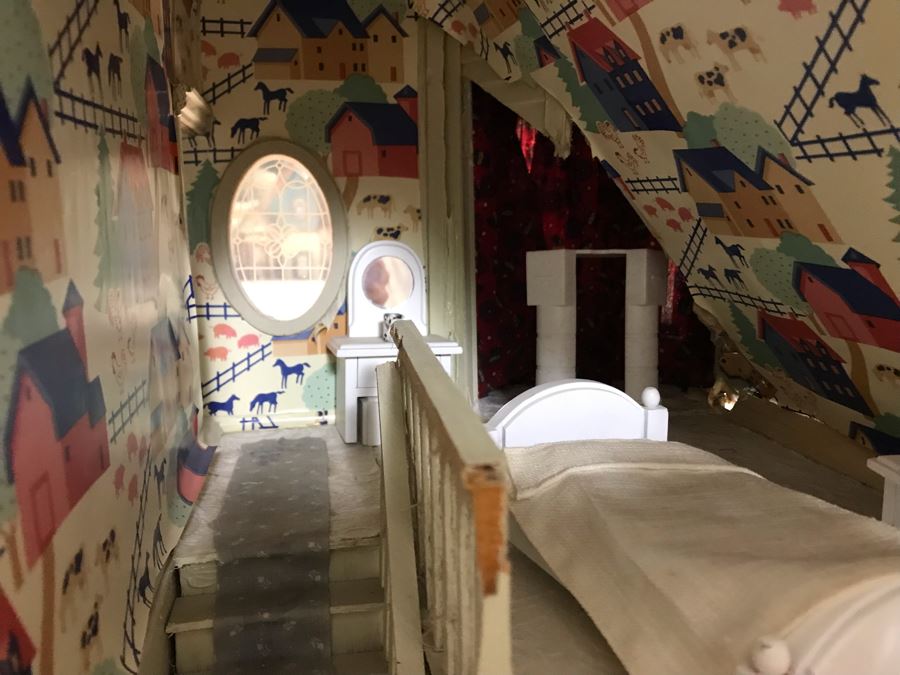 Large Victorian Doll House Furnished 23W X 18D X 36H - See Photos [Photo 8]