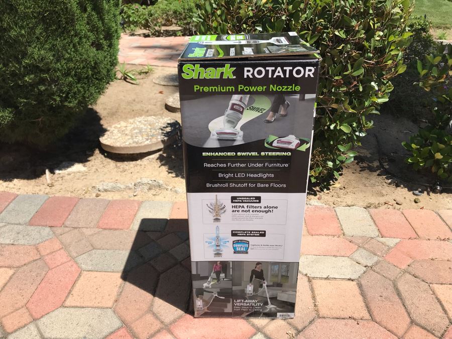 Shark Rotator Professional Lift-Away Vacuum [Photo 4]