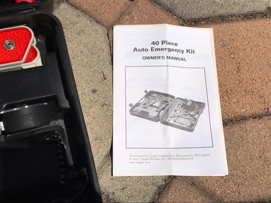 40 Piece Target Auto Emergency Kit [Photo 4]