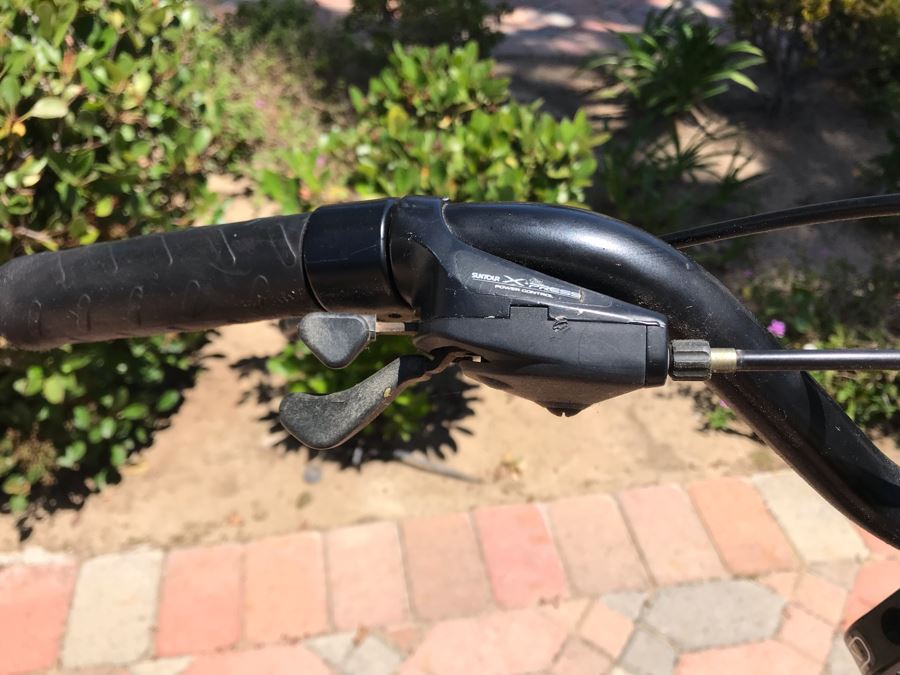 Specialized Rockhopper Mountain Trail Bicycle Bike [Photo 9]