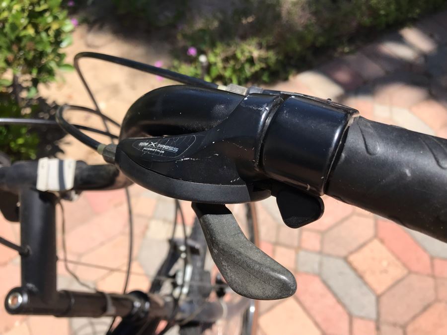 Specialized Rockhopper Mountain Trail Bicycle Bike [Photo 7]