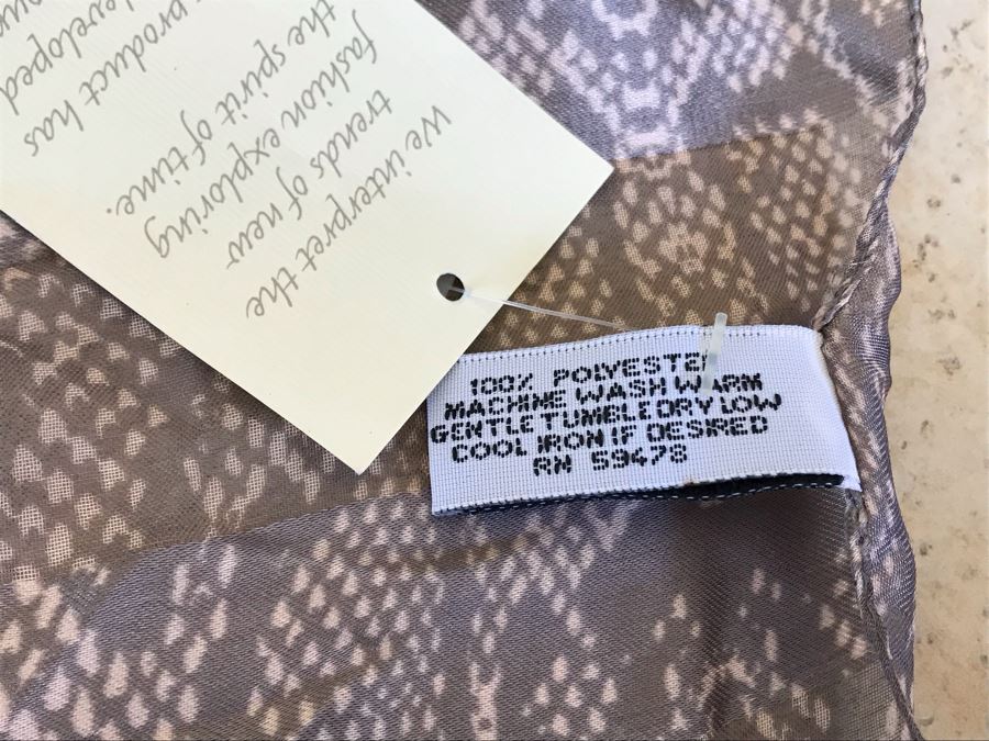 New Albertazzi Made In Italy Snake Skin Pattern Scarf 62L X 39W [Photo 7]