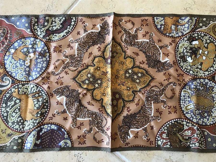 Adrienne Landau Studio Scarf 52L X 11W [Photo 5]