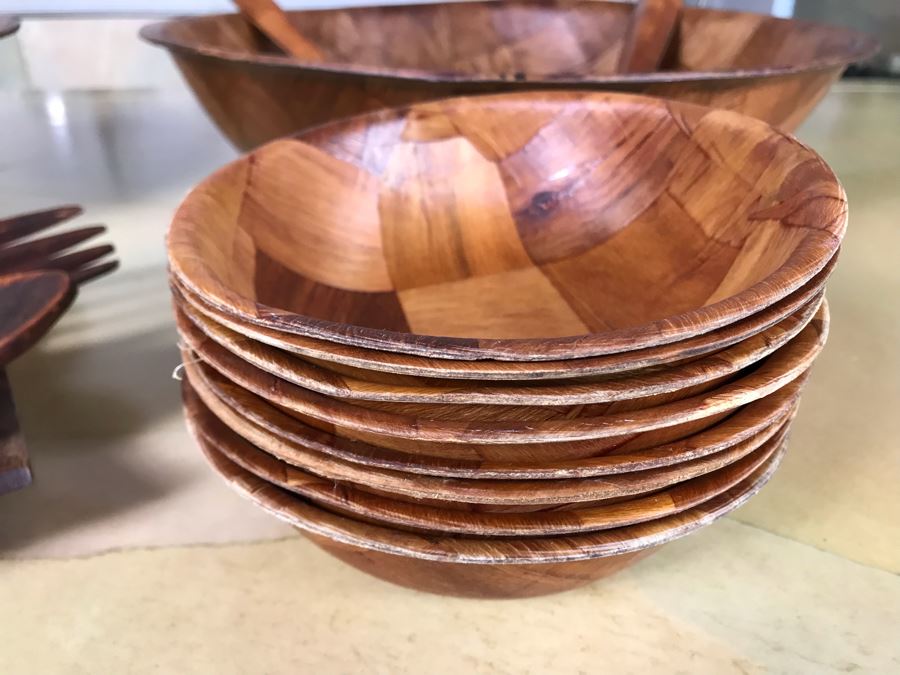 Vintage Pair Of Weavewood Checkers Salad Mixing Bowls With Checkers