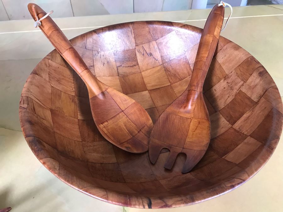 Vintage Pair Of Weavewood Checkers Salad Mixing Bowls With Checkers