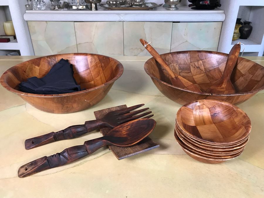Vintage Pair Of Weavewood Checkers Salad Mixing Bowls With Checkers