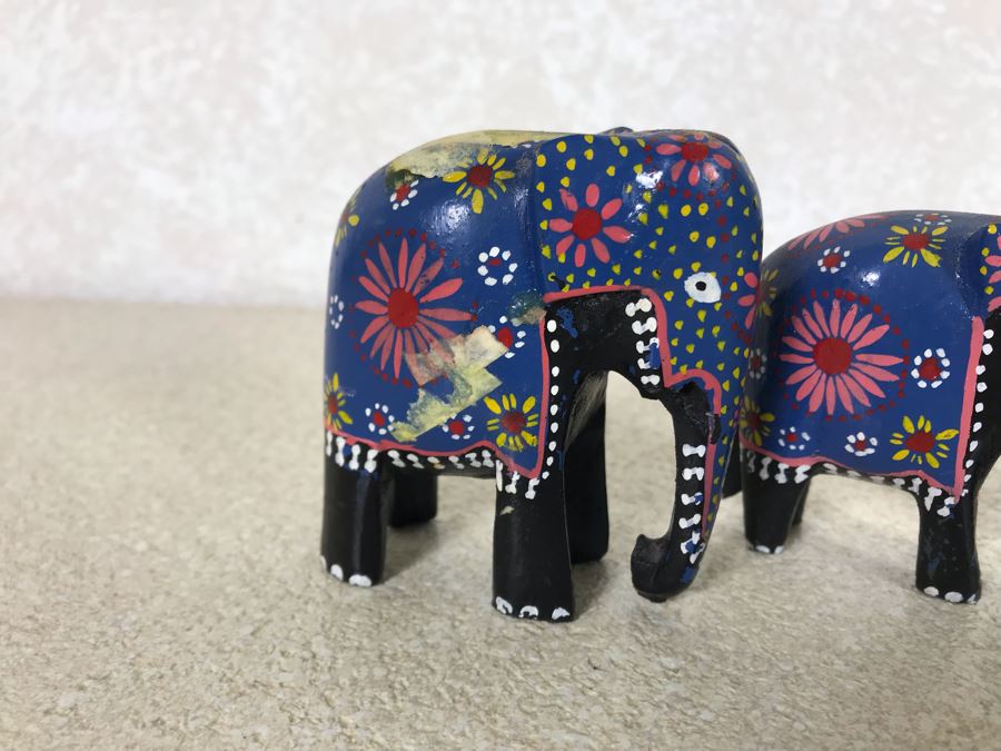 Set Of Four Small Hand Carved Hand Painted Elephants Family [Photo 3]