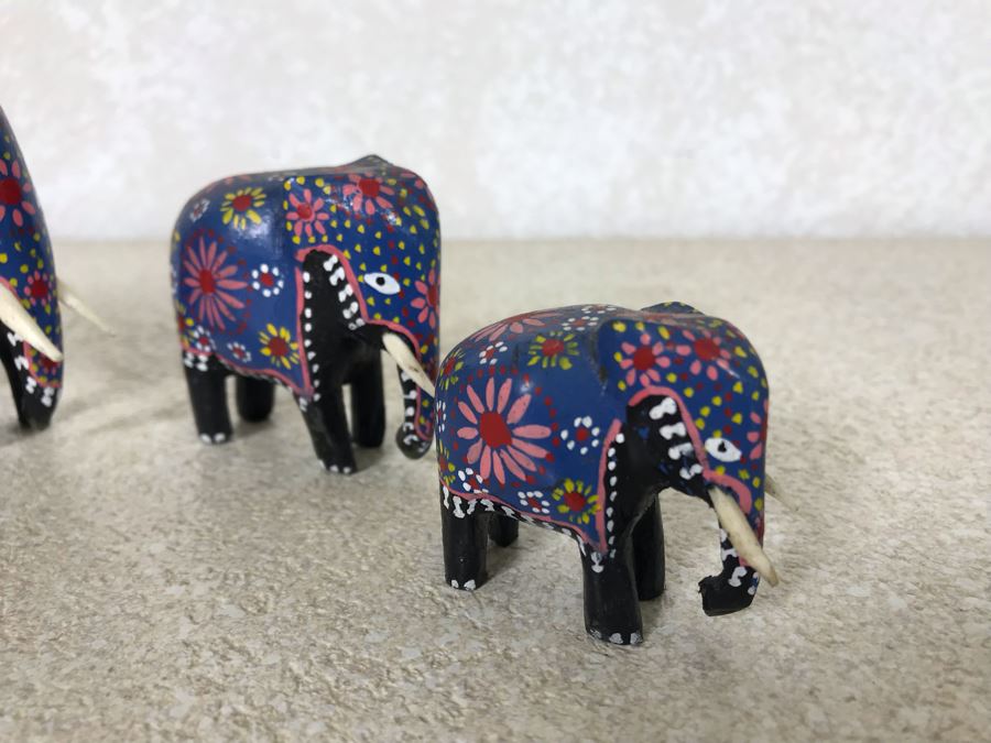 Set Of Four Small Hand Carved Hand Painted Elephants Family [Photo 6]
