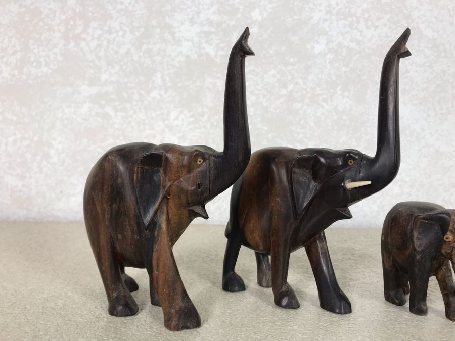 Four Carved Wooden Elephants Family Sculptures [Photo 3]