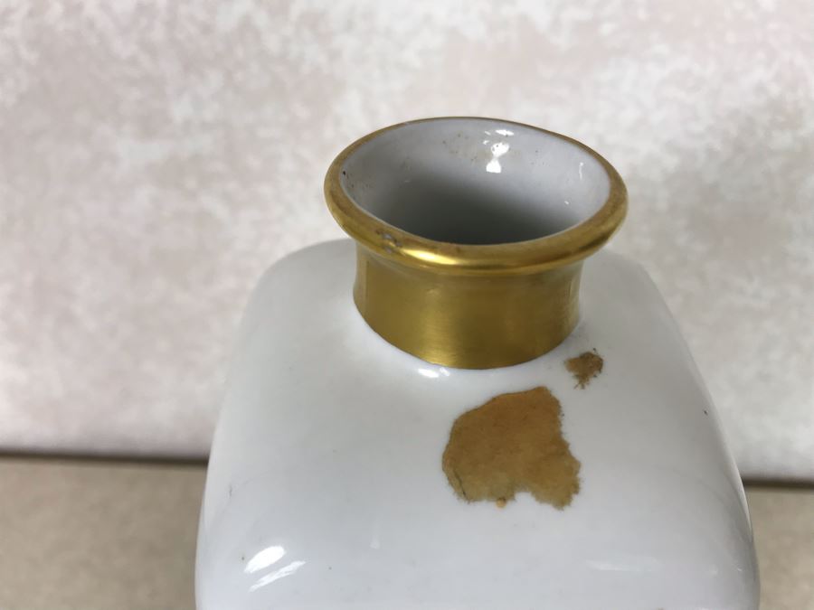 Porcelaine De Bruxelles Whiskey Decanter With Antique Cars [Photo 14]